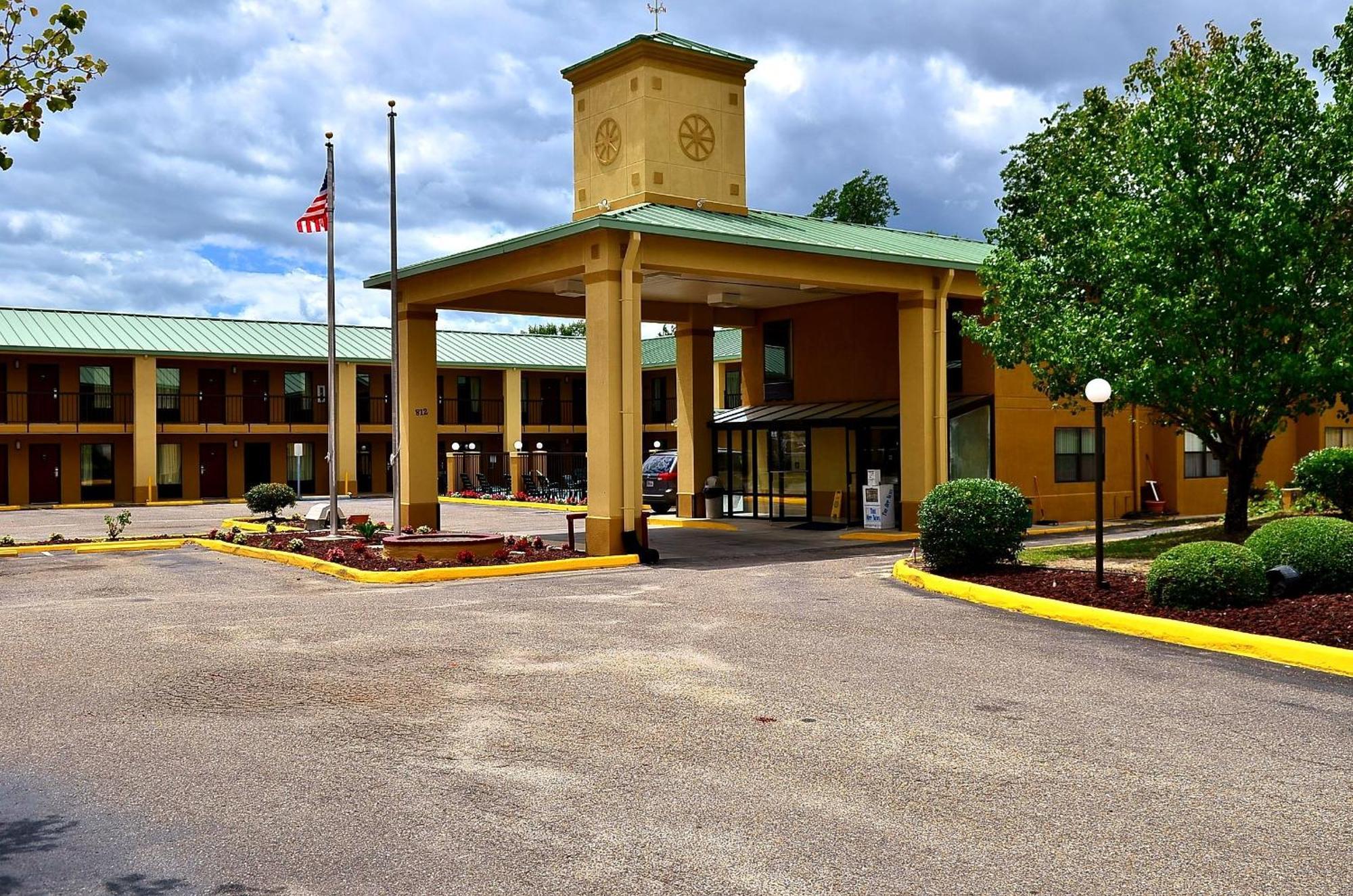Executive Inn Opp Exterior photo